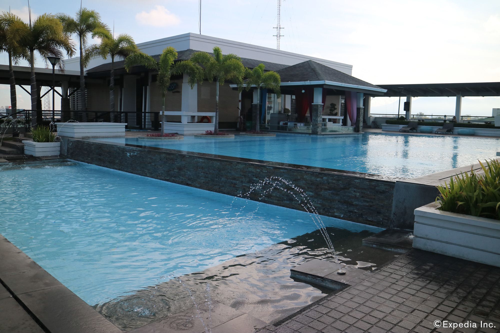 L'Fisher Hotel Bacolod Dış mekan fotoğraf